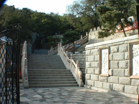 金山陵园介绍